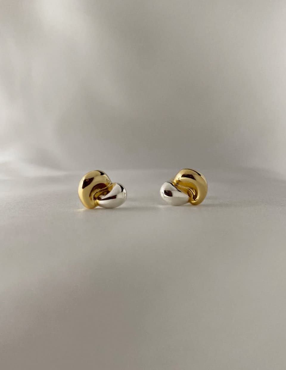 コンビカラーニュアンスピアス シルバー925