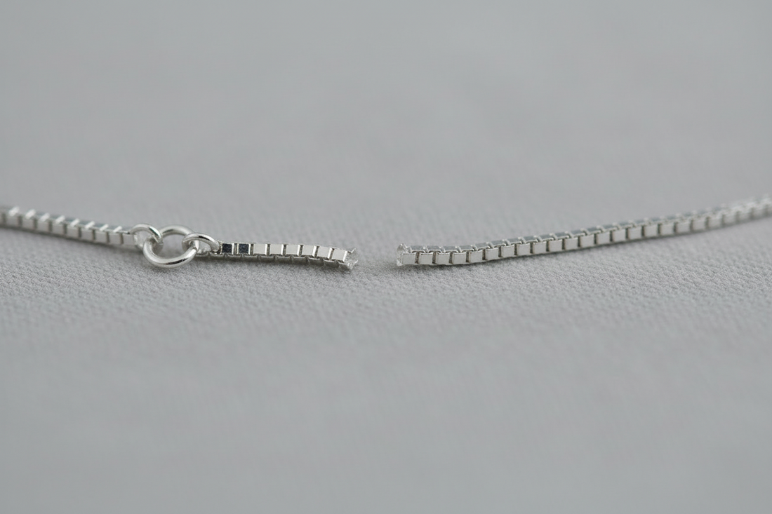 ネックレスが突然切れた…大切に使っていたのに起きる理由