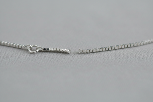 ネックレスが突然切れた…大切に使っていたのに起きる理由