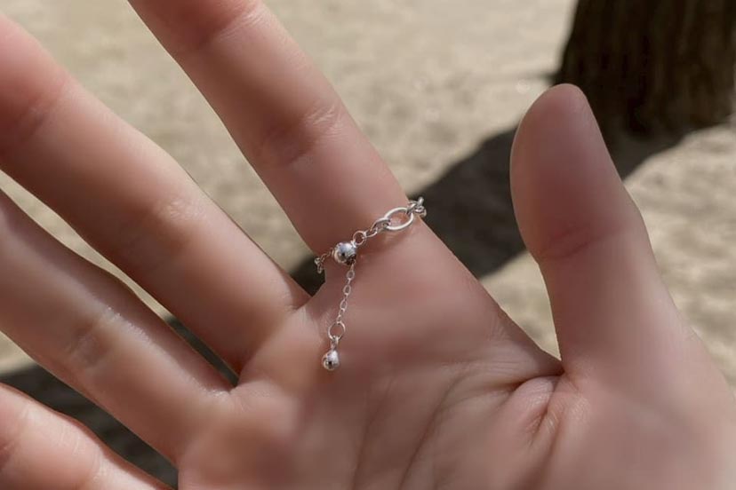 サイズに悩まない、アジャスター付きリング