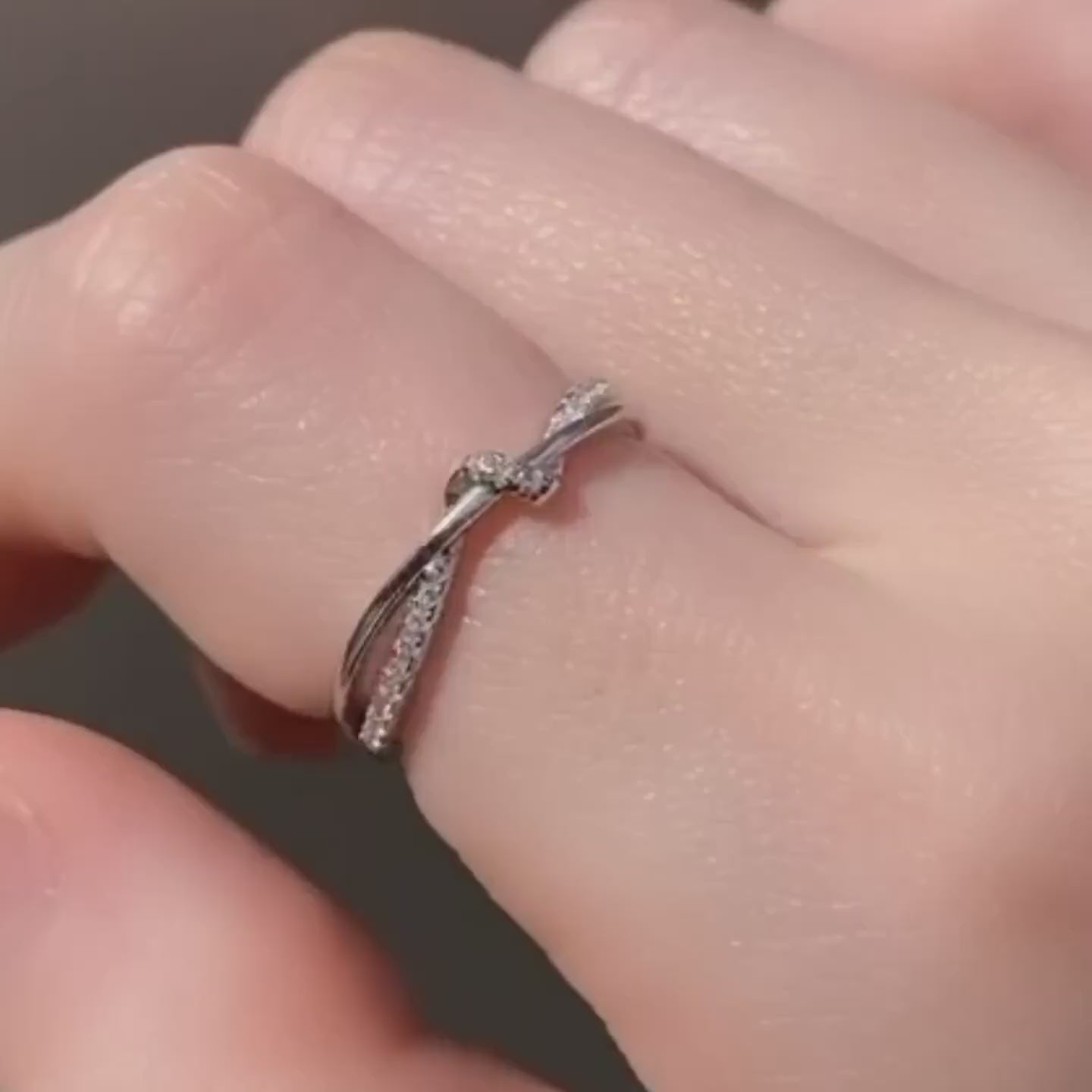 CZノットリング SV925 – 金属アレルギー対応のアクセサリーブランド