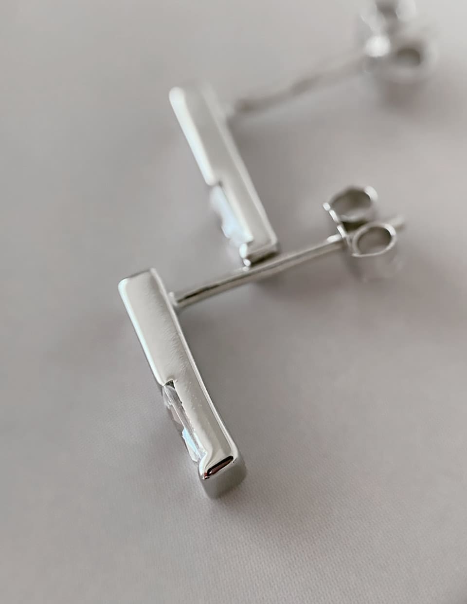凛と煌めく CZスティックピアス mini SV925