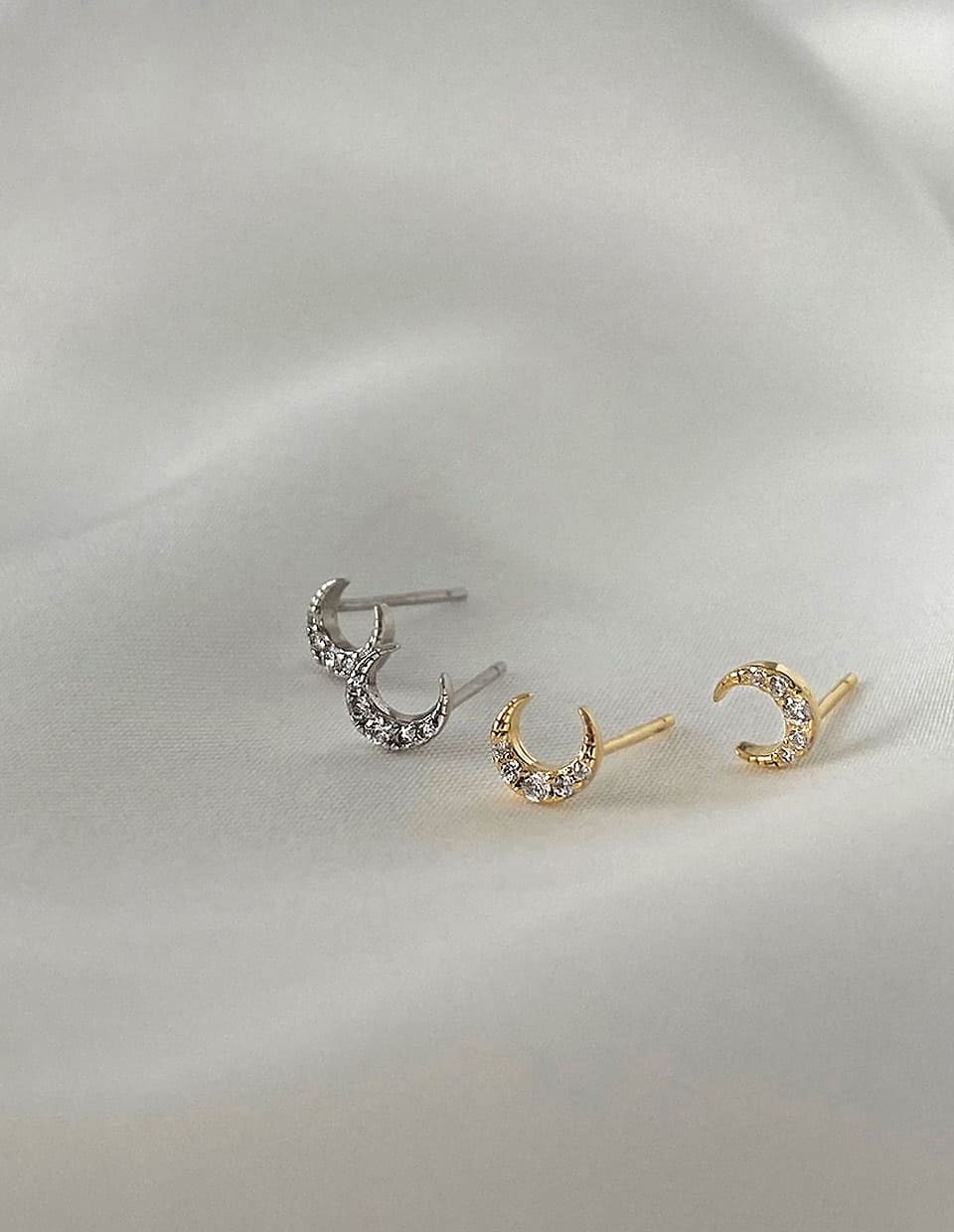 CZクレセントムーンminiピアス シルバー925