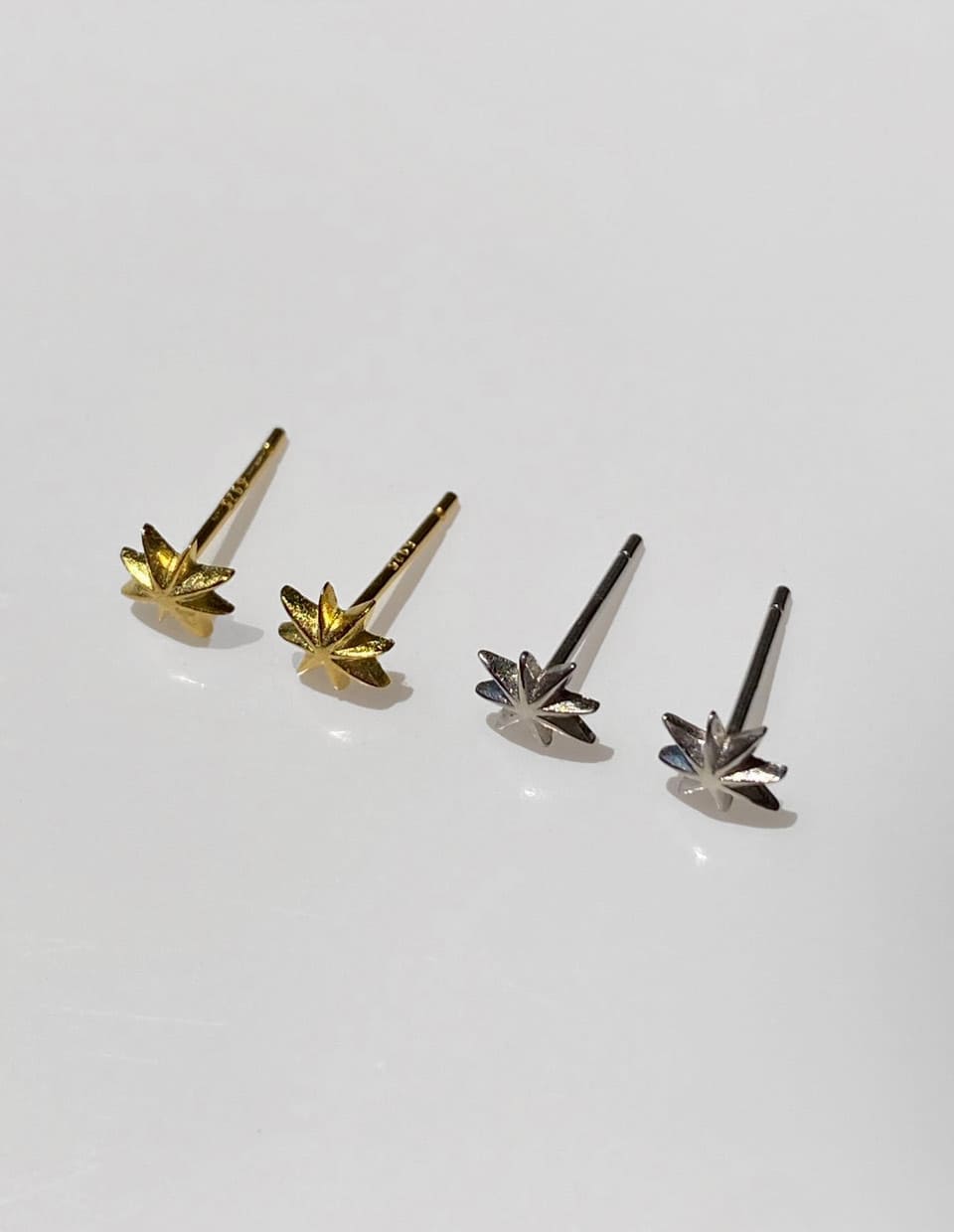 光が瞬く。ヒカリピアス SV925