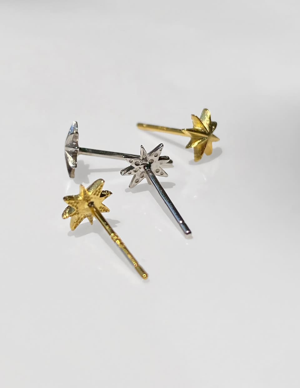 光が瞬く。ヒカリピアス SV925
