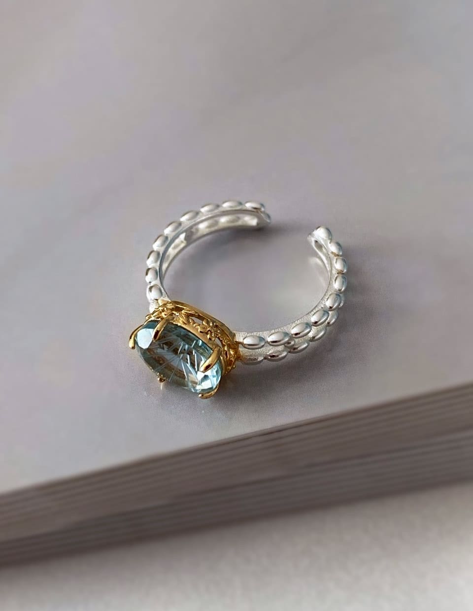 スカイブルートパーズリング SV925 – 金属アレルギー対応の